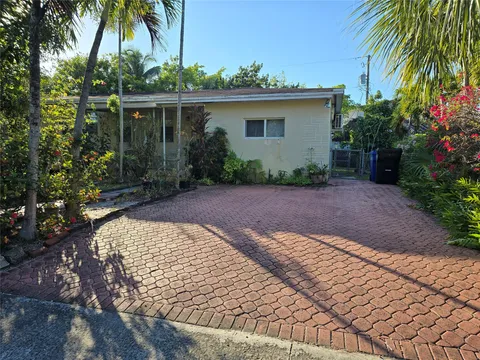 1020 NE 165th Ter, North Miami Beach, FL MLS: F10490161