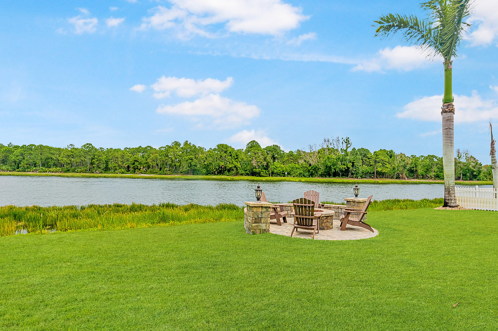 205 NW Magnolia Lakes Boulevard