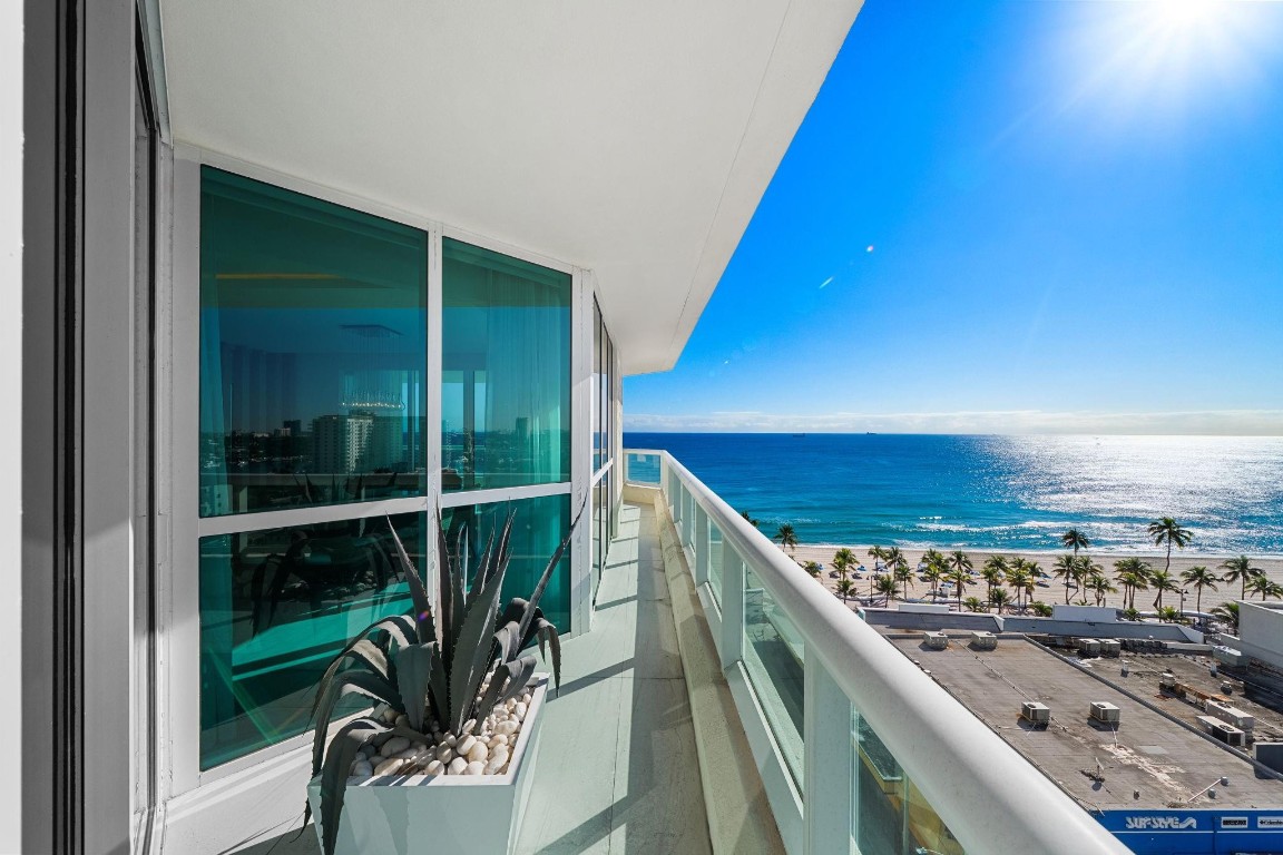 LAS OLAS BEACH CLUB - Residential