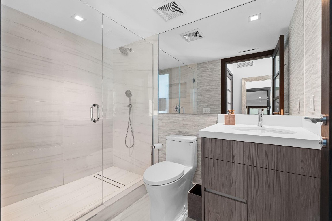 LAS OLAS BEACH CLUB - Residential