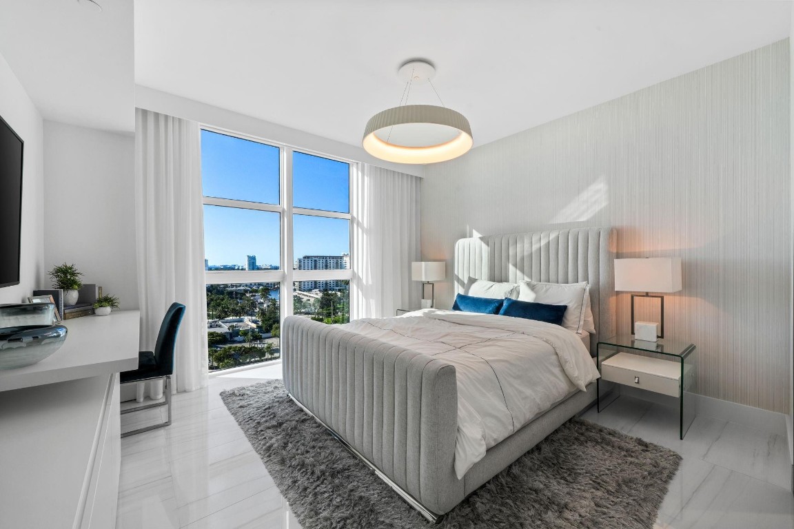 LAS OLAS BEACH CLUB - Residential