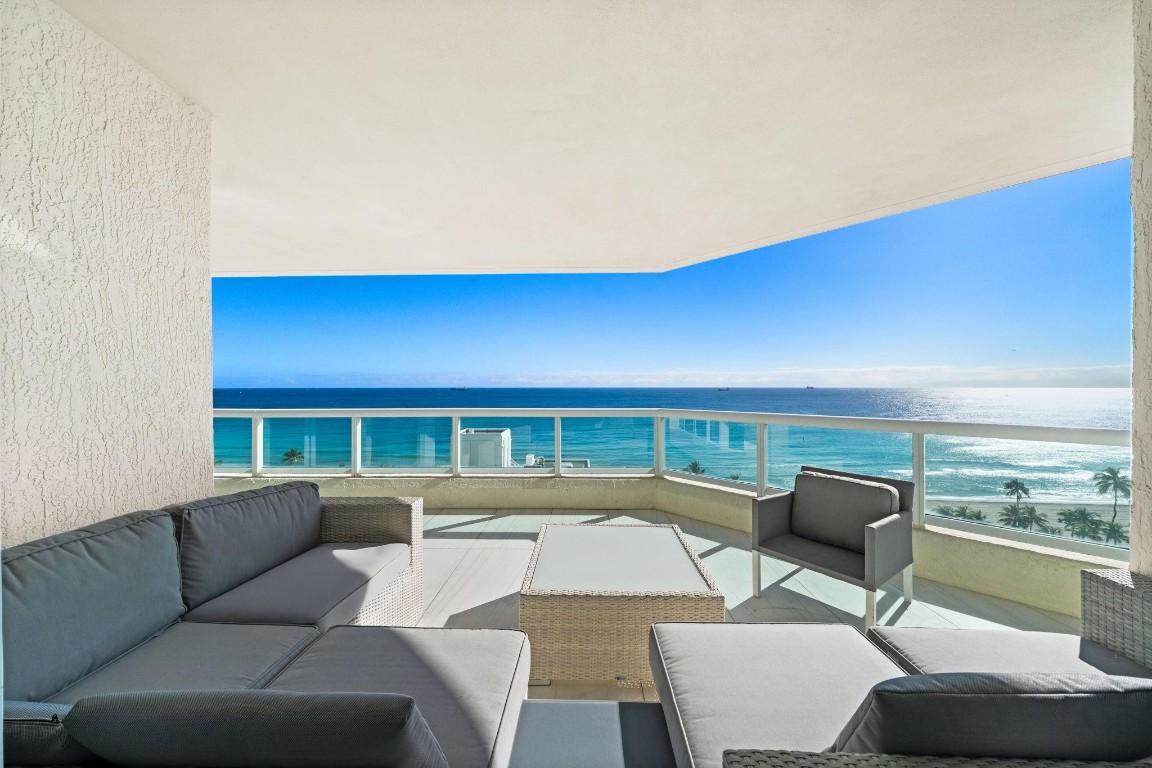 LAS OLAS BEACH CLUB - Residential