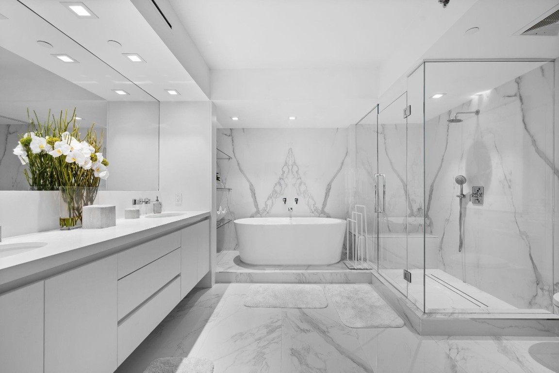 LAS OLAS BEACH CLUB - Residential