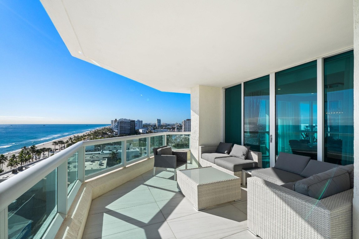 LAS OLAS BEACH CLUB - Residential