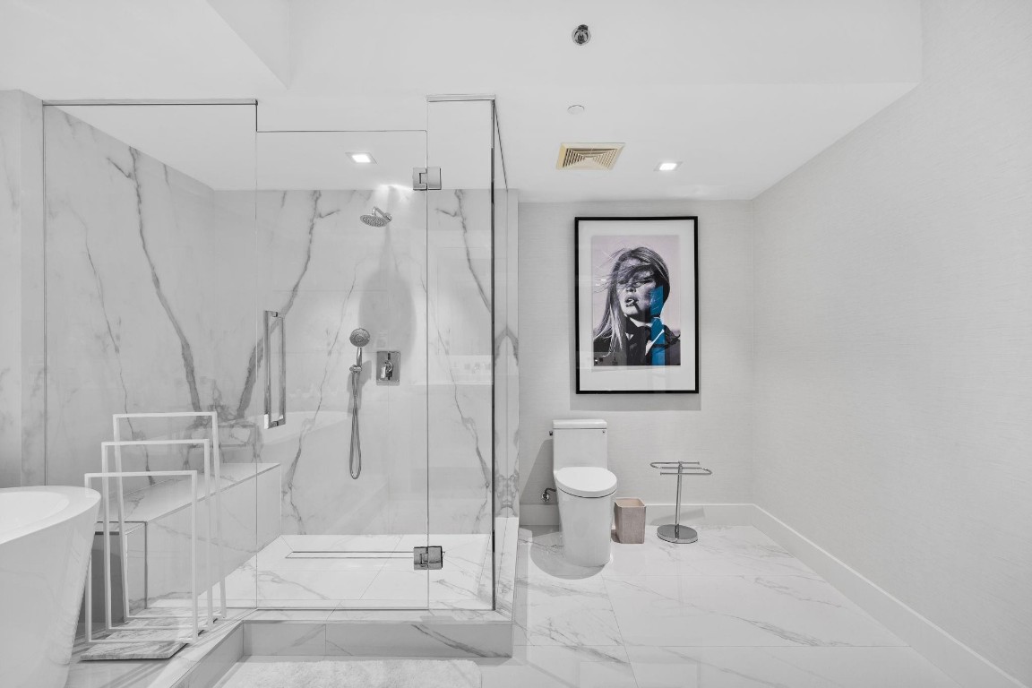 LAS OLAS BEACH CLUB - Residential