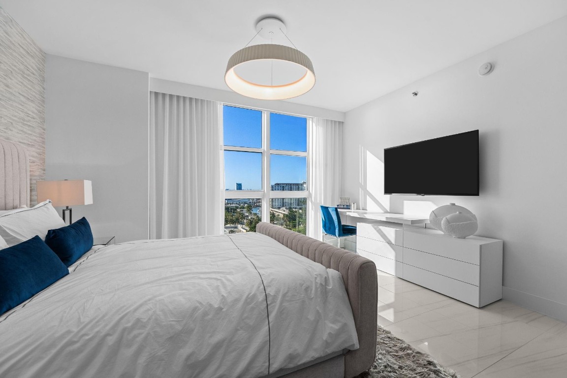 LAS OLAS BEACH CLUB - Residential