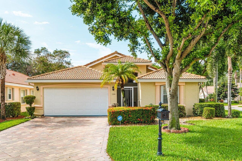 Photo of 7394 MODENA Drive, Boynton Beach, FL 33437 (MLS # B26090162)