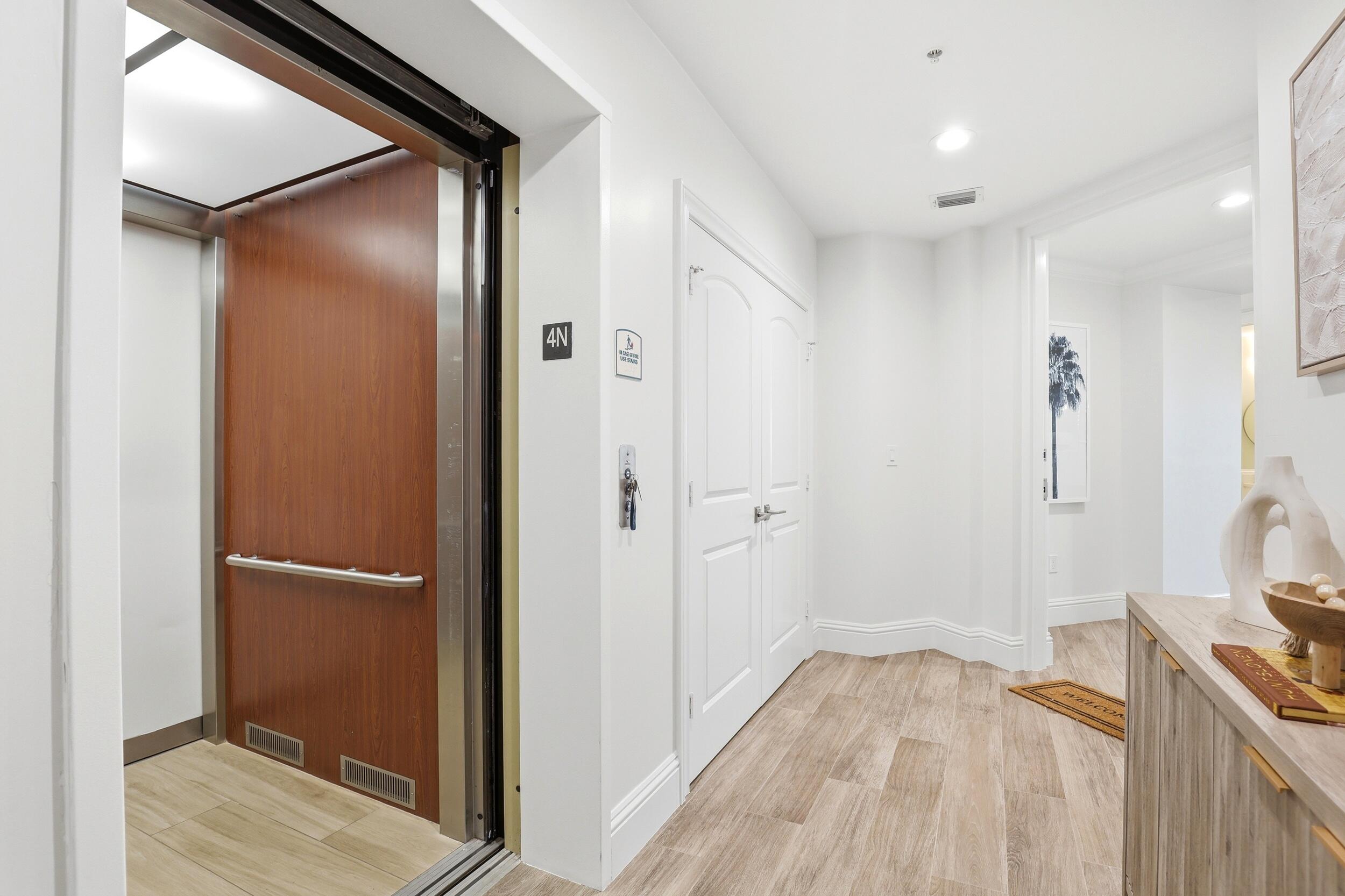 810 Juno Ocean Walk 402, Juno Beach, FL, 33408/$1,150,000 2 810 Juno Ocean Walk 402