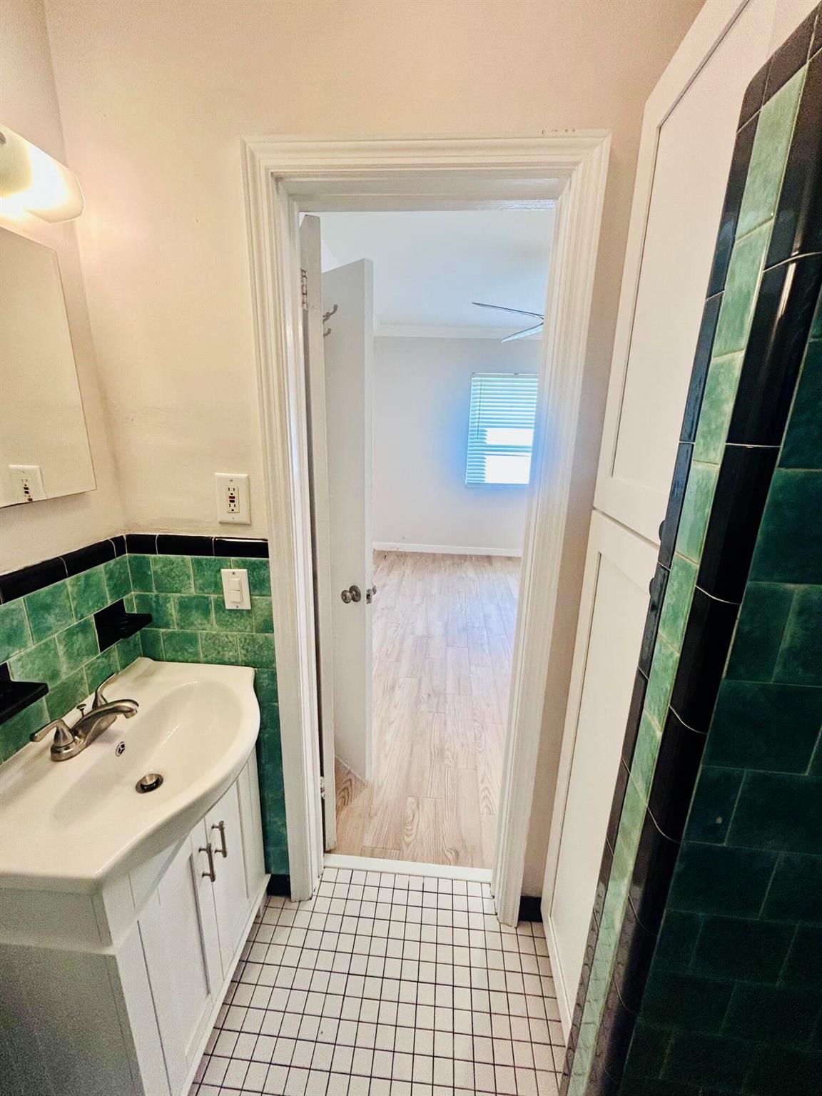 LAKE WORTH TOWN OF - Residential Lease