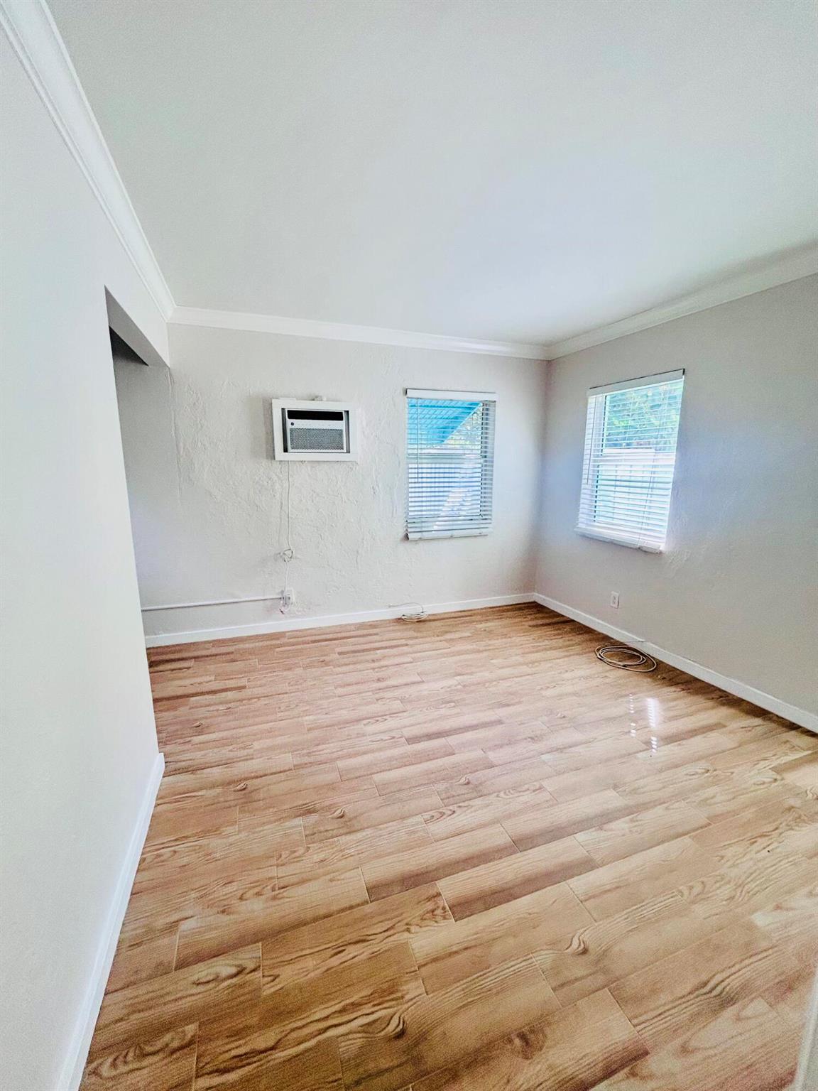 LAKE WORTH TOWN OF - Residential Lease