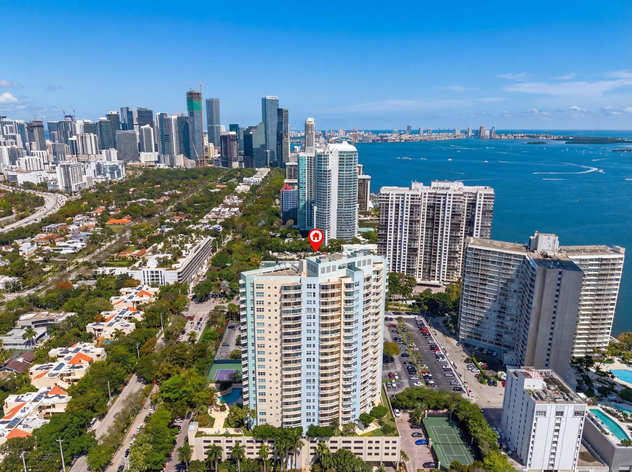 THE METROPOLITAN CONDO - Residential Lease