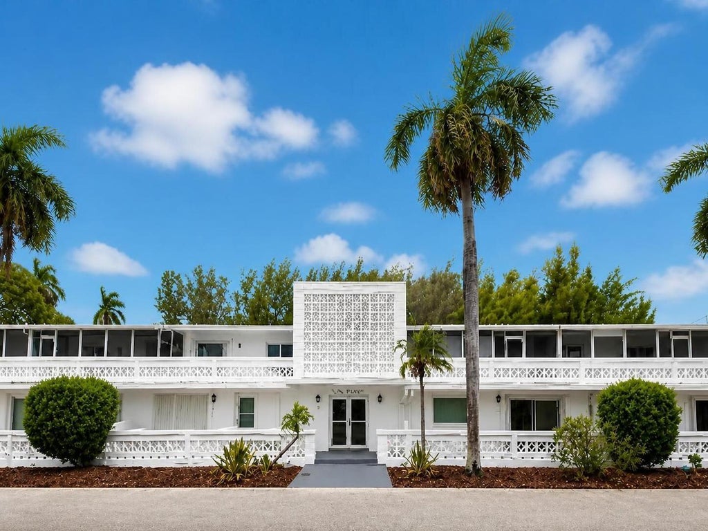 Photo of 209 SE 6TH Street #11, Boynton Beach, FL 33435 (MLS # B26067258)