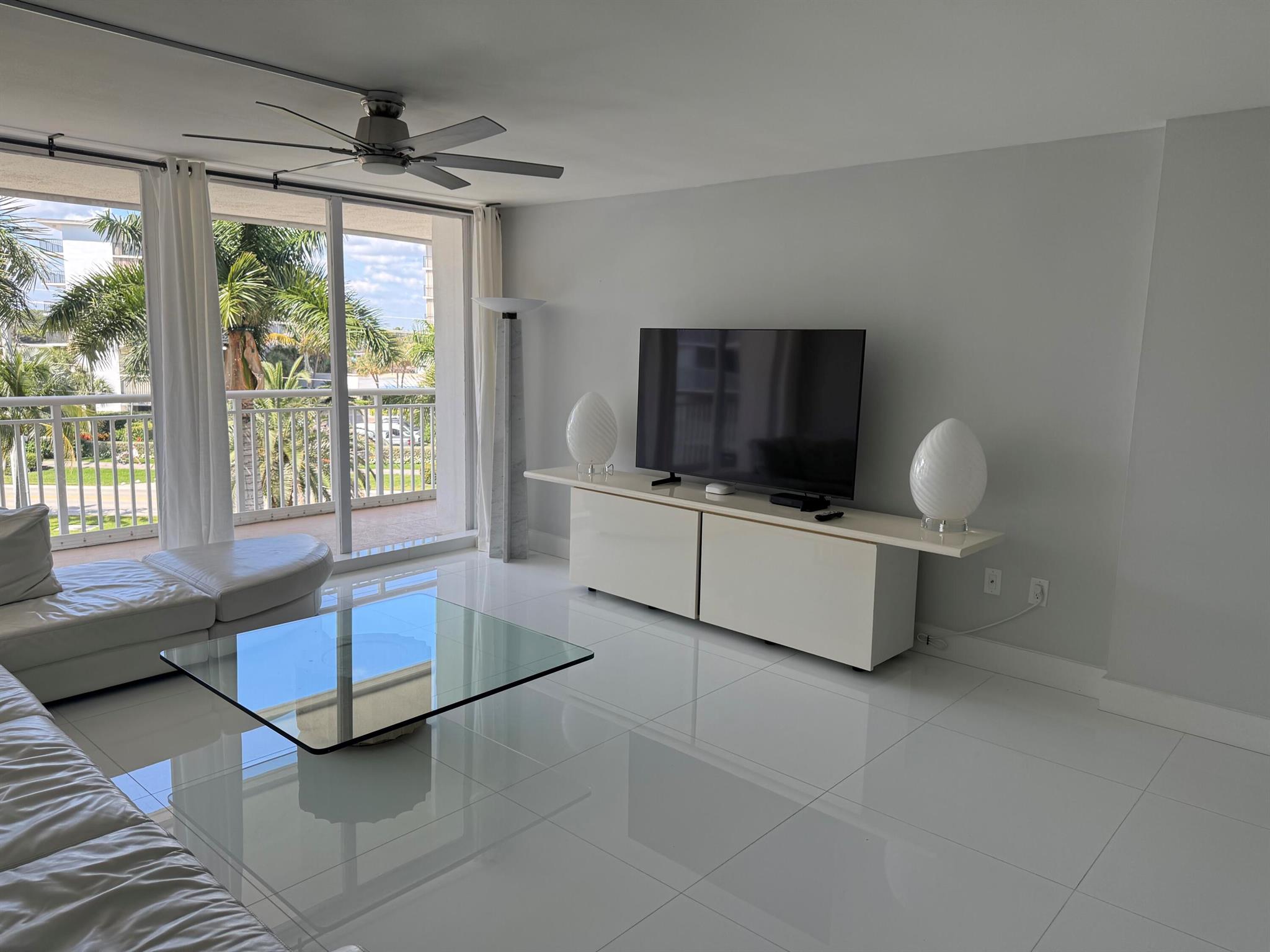 BARCLAY CONDO - Residential