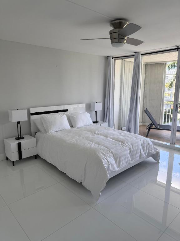 BARCLAY CONDO - Residential