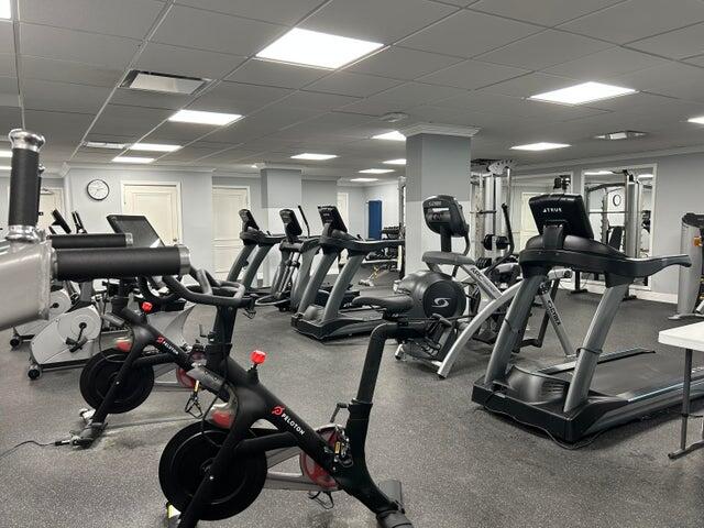 BARCLAY CONDO - Residential