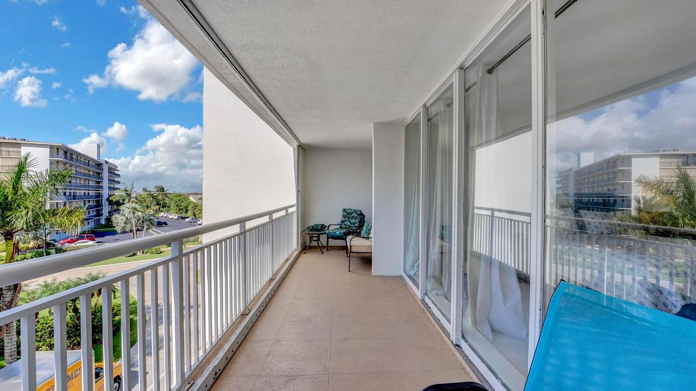 BARCLAY CONDO - Residential