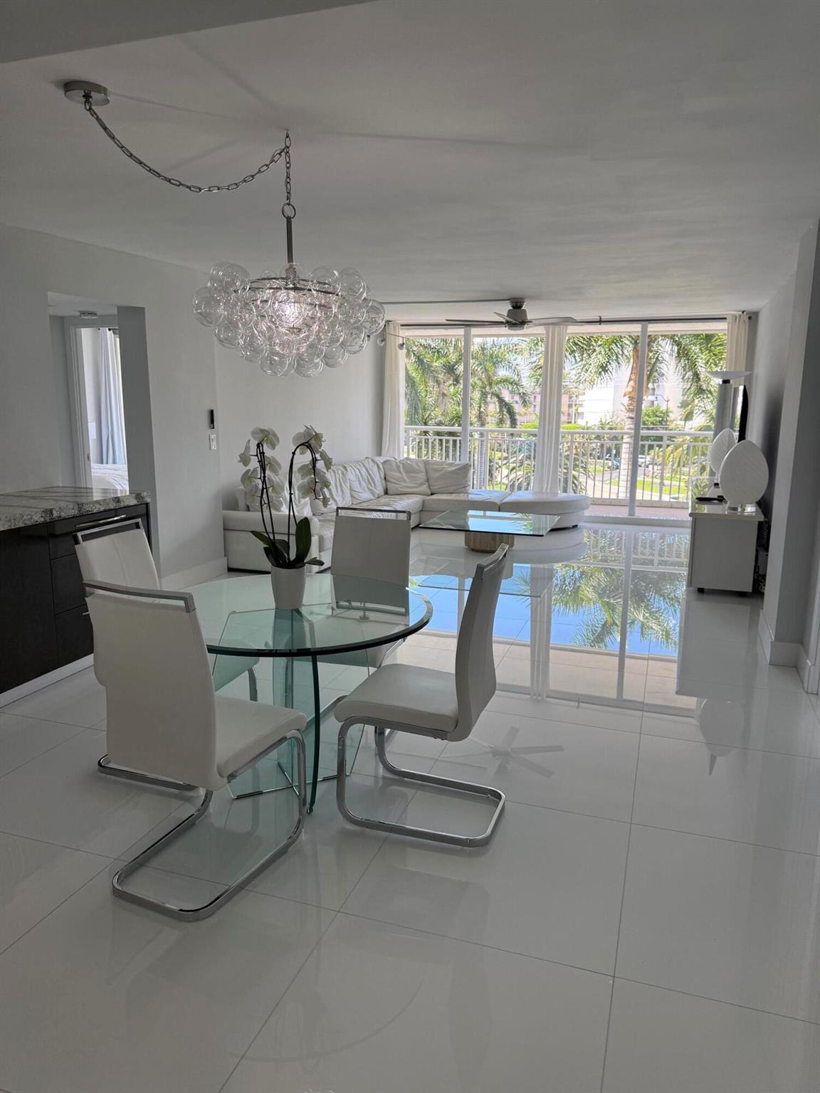 BARCLAY CONDO - Residential
