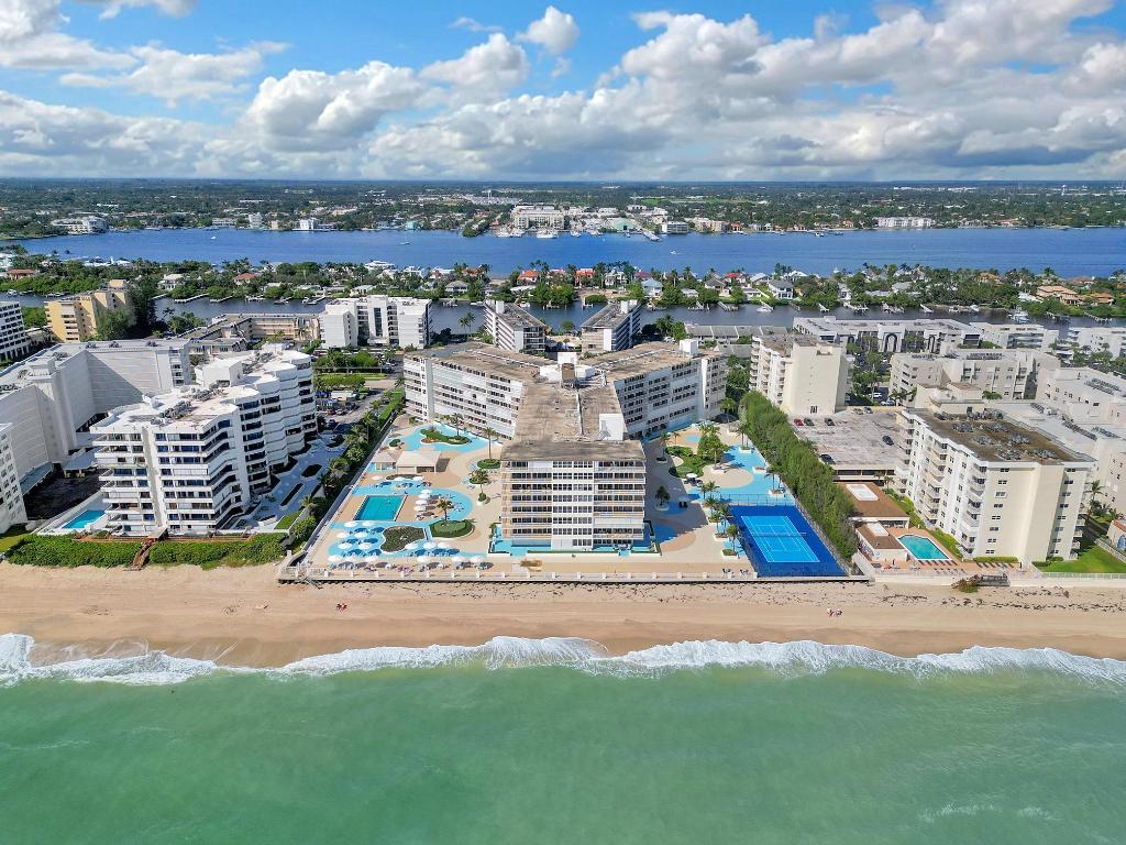 BARCLAY CONDO - Residential