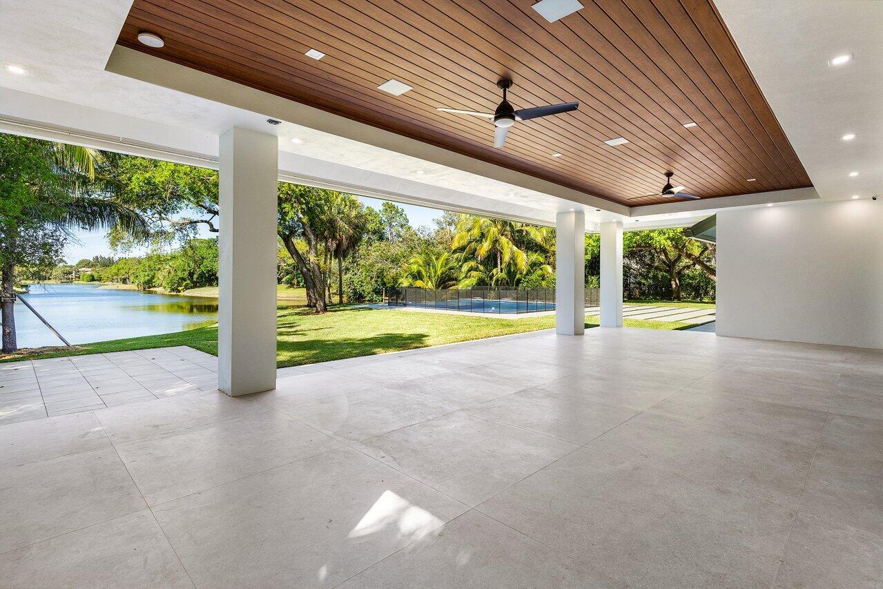 FOXE CHASE - Residential