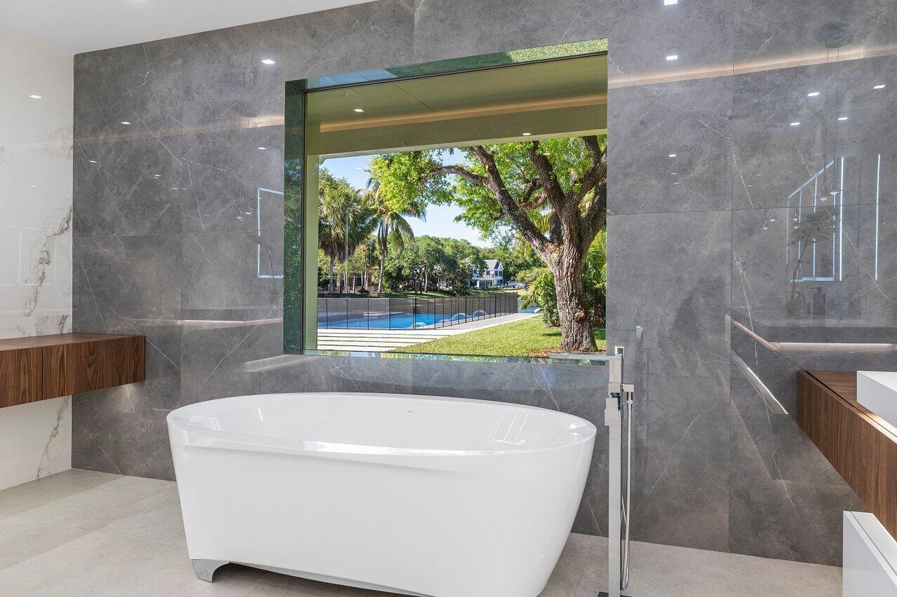 FOXE CHASE - Residential