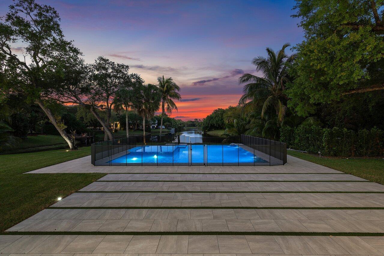 FOXE CHASE - Residential