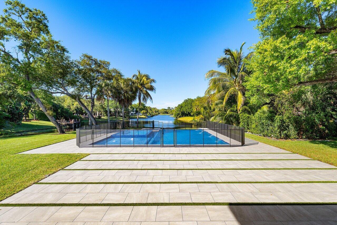 FOXE CHASE - Residential