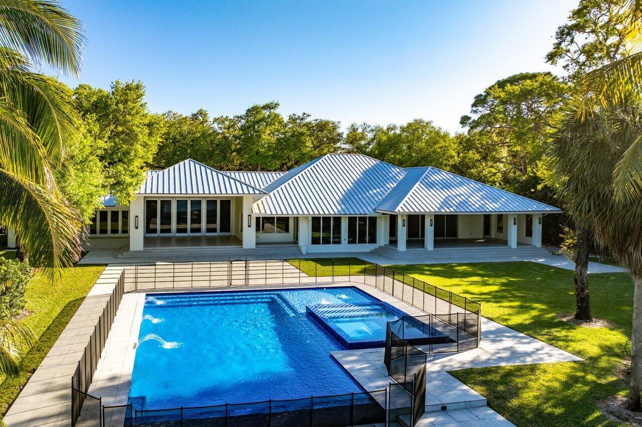 FOXE CHASE - Residential