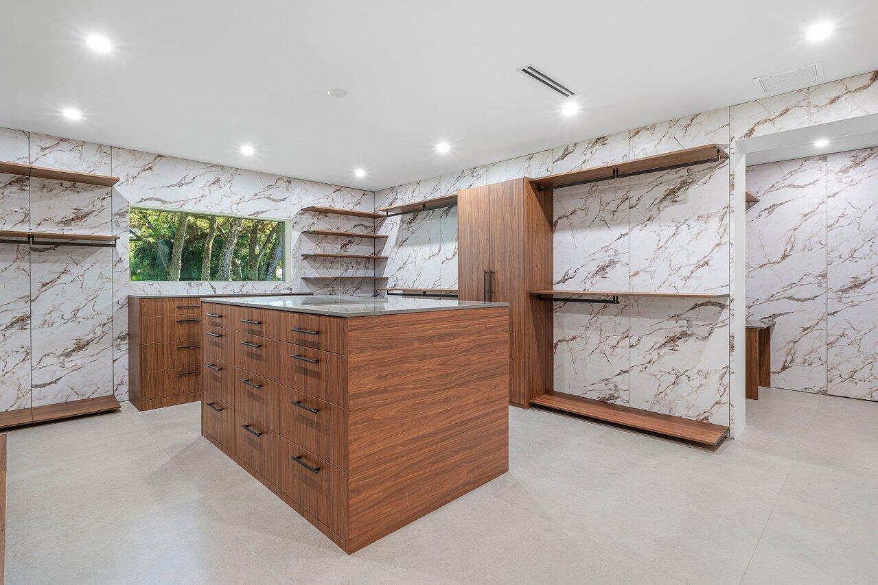 FOXE CHASE - Residential