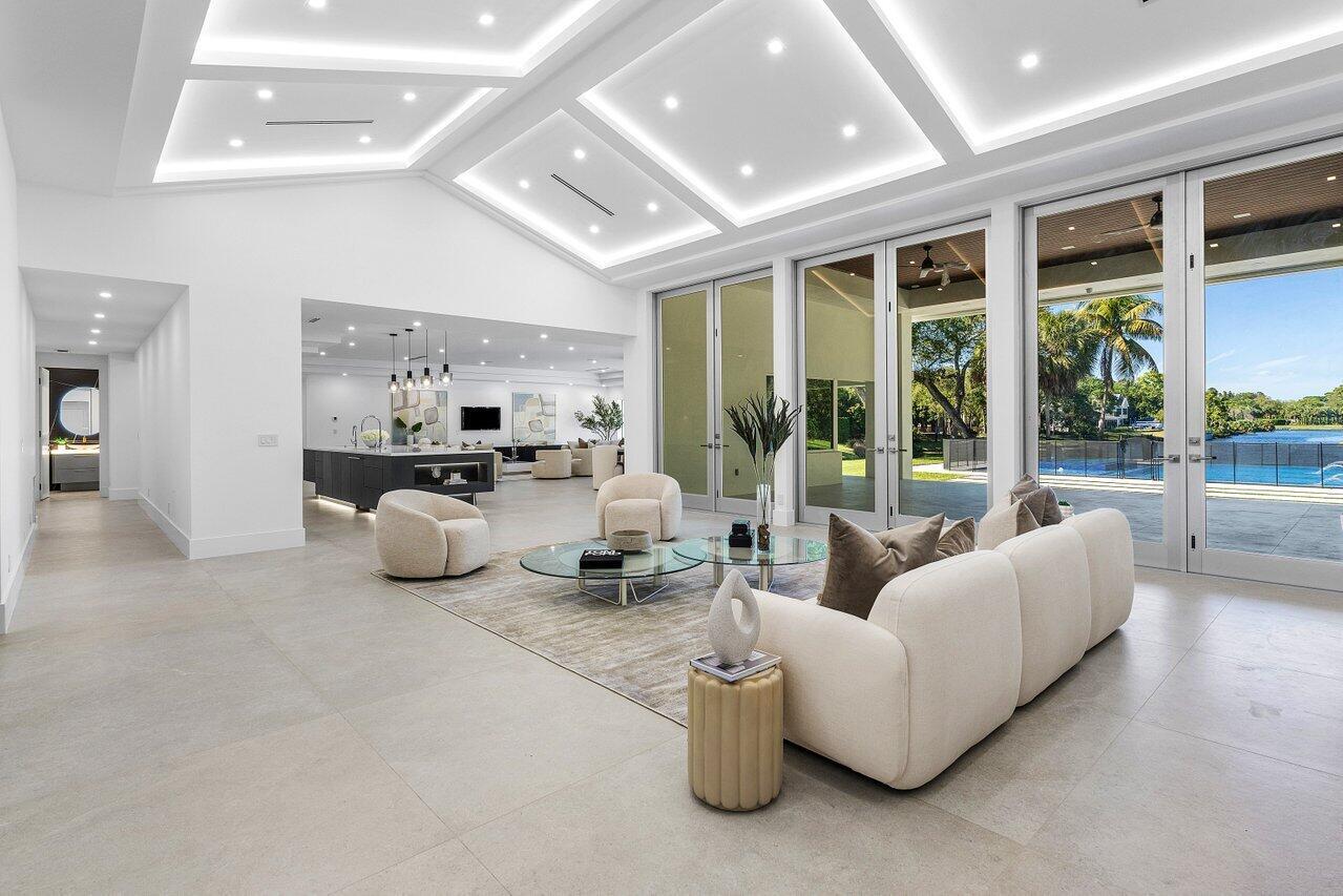 FOXE CHASE - Residential