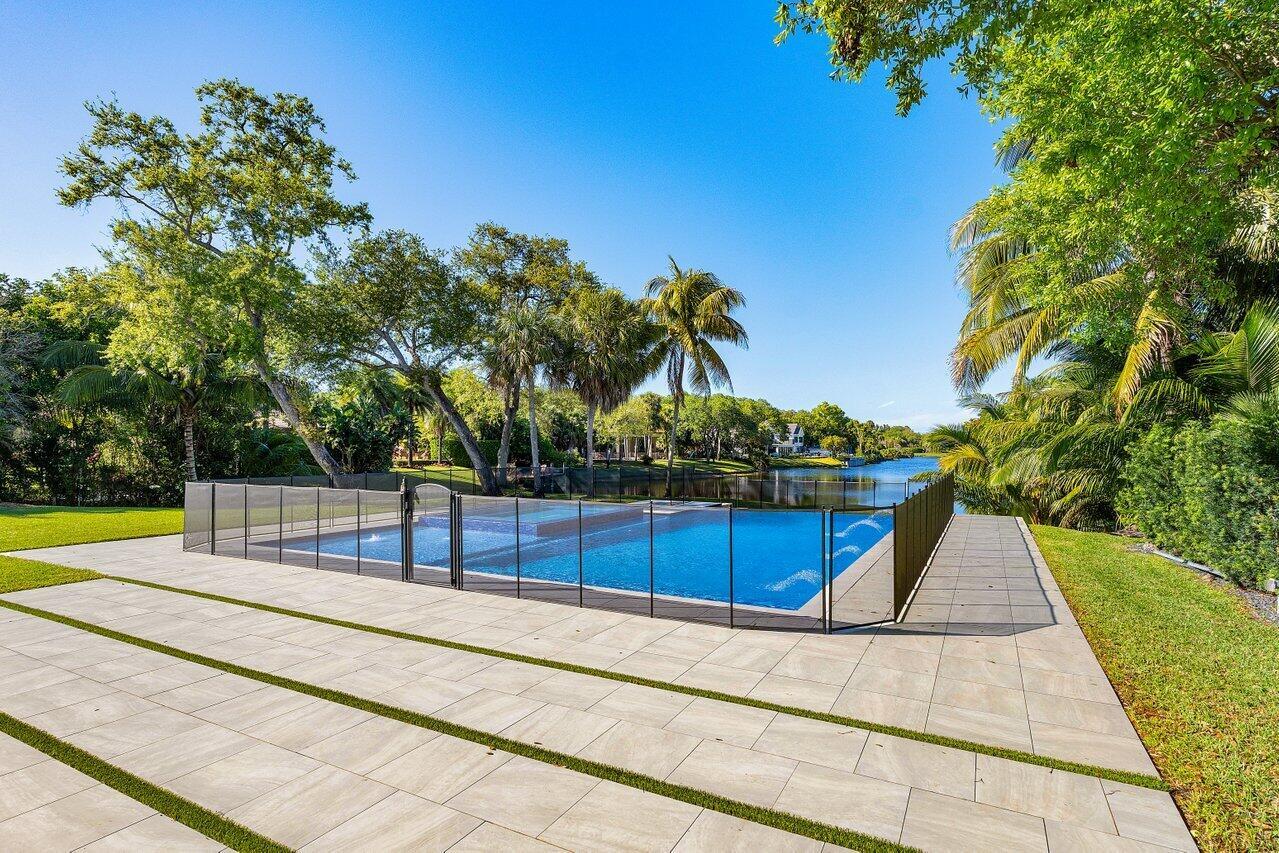 FOXE CHASE - Residential