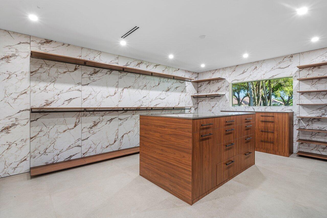 FOXE CHASE - Residential