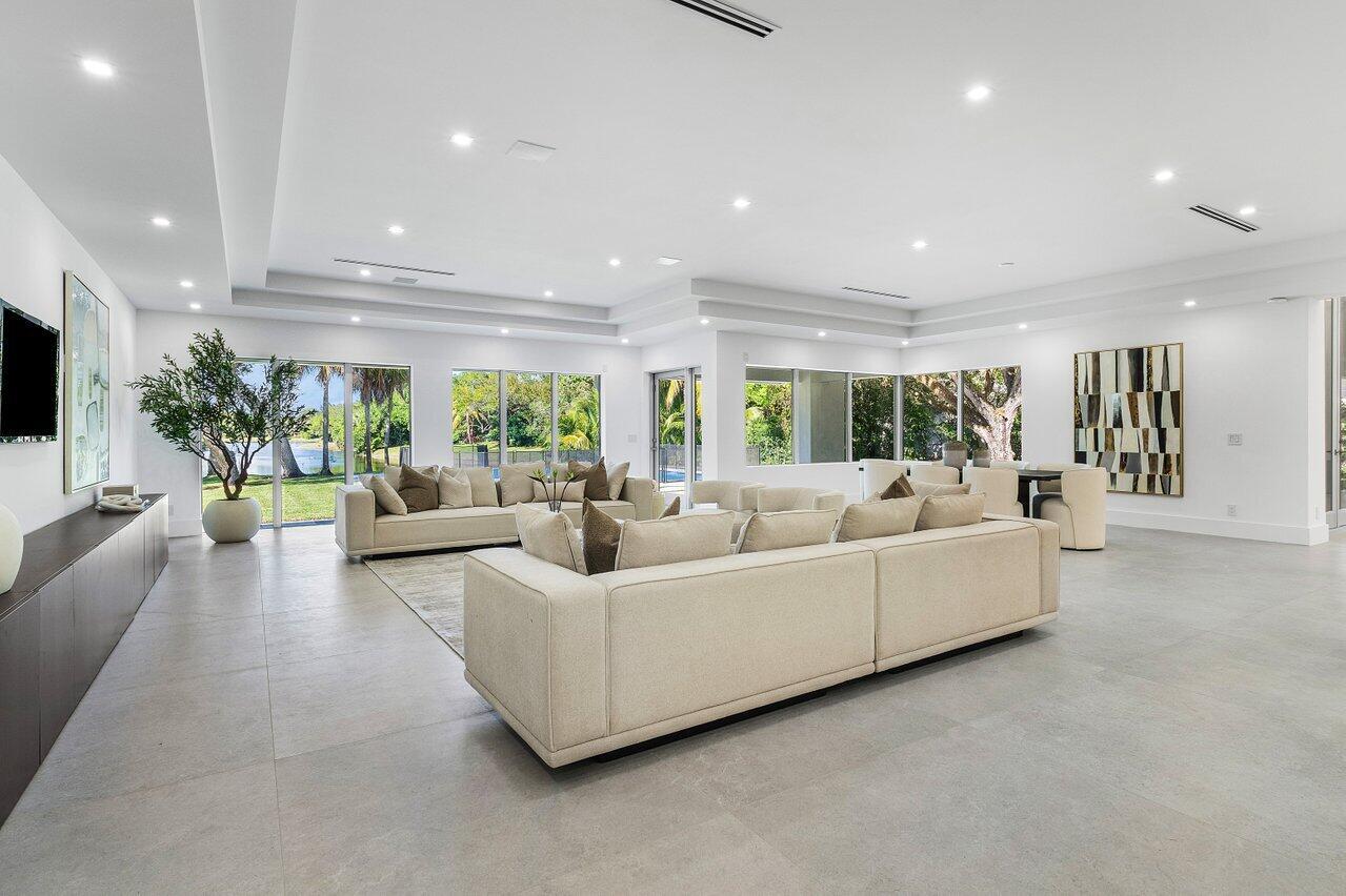 FOXE CHASE - Residential