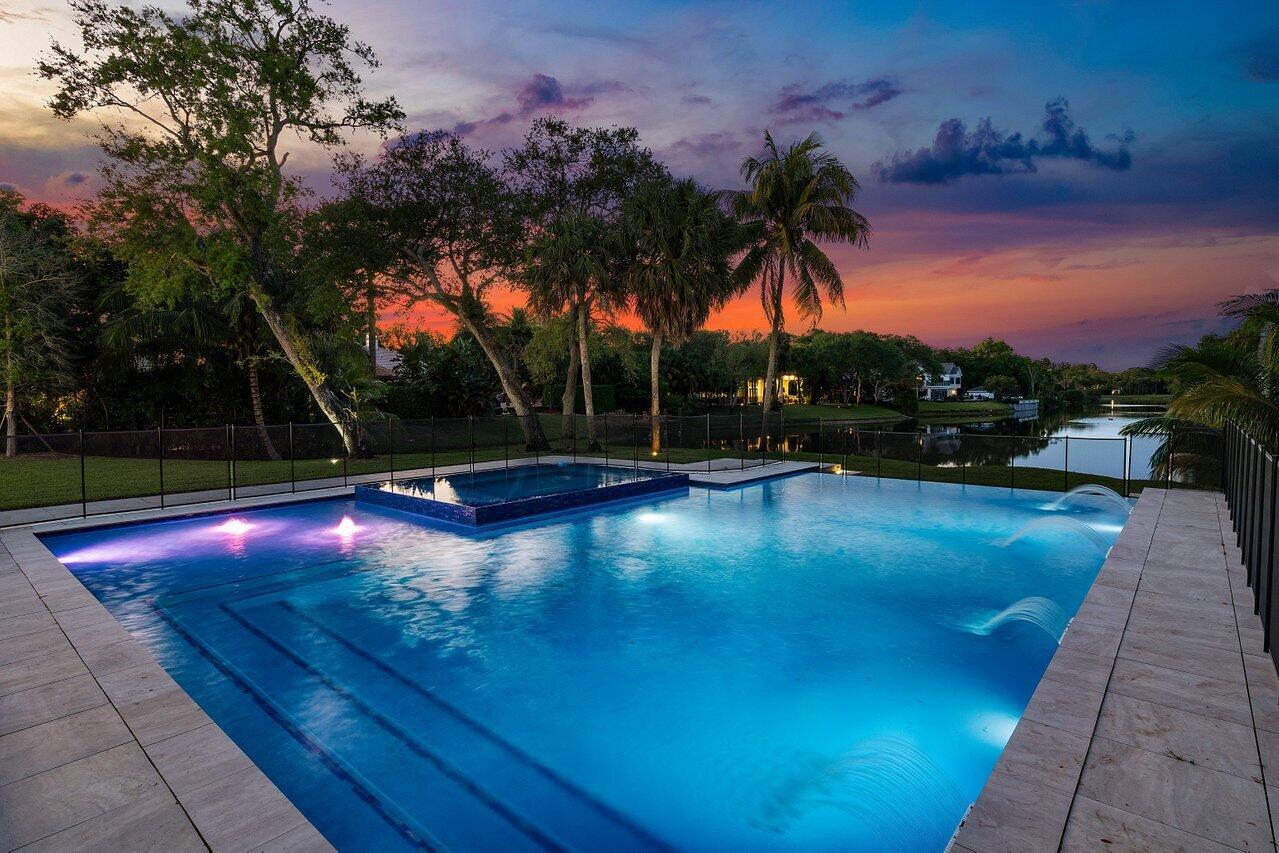 FOXE CHASE - Residential