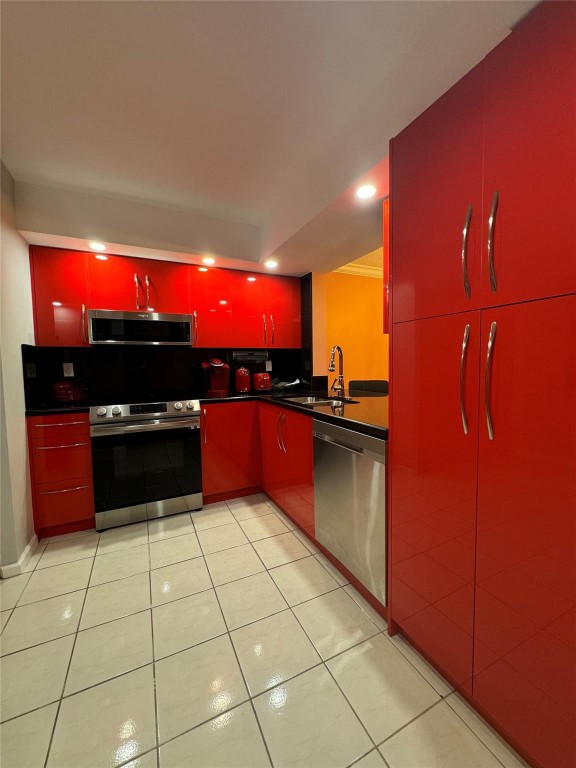 Palm Lakes - Residential