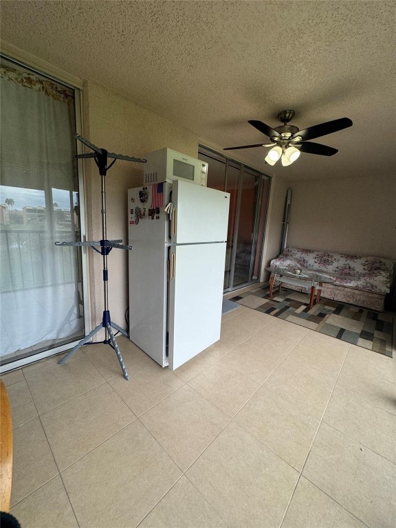 Palm Lakes - Residential