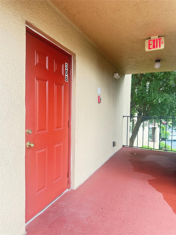 Palm Lakes - Residential