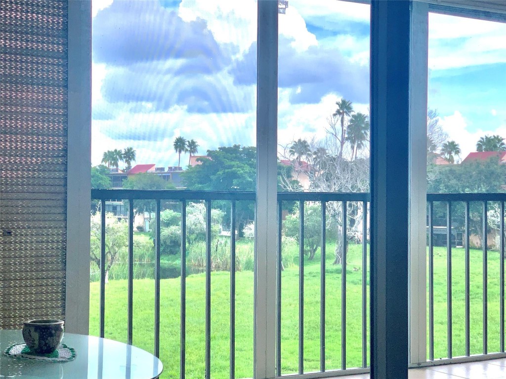 Palm Lakes - Residential