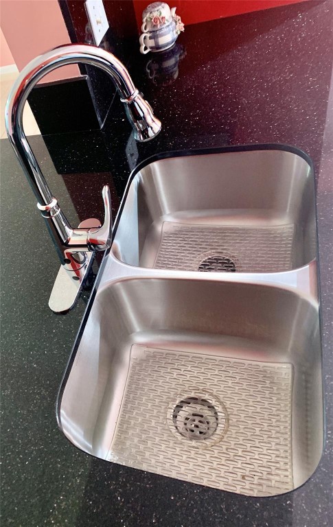 Palm Lakes - Residential