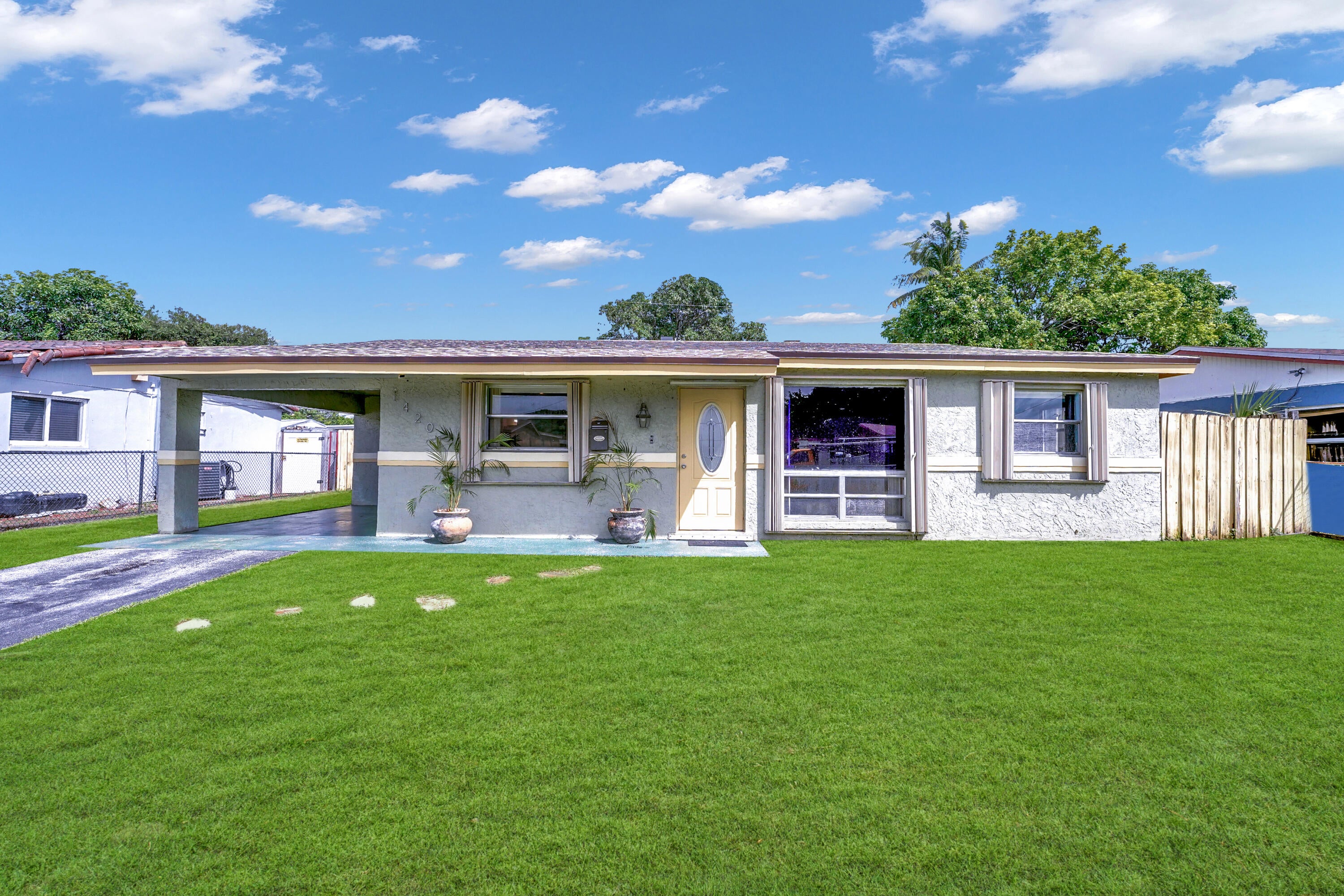 1420 NW 33RD Terrace