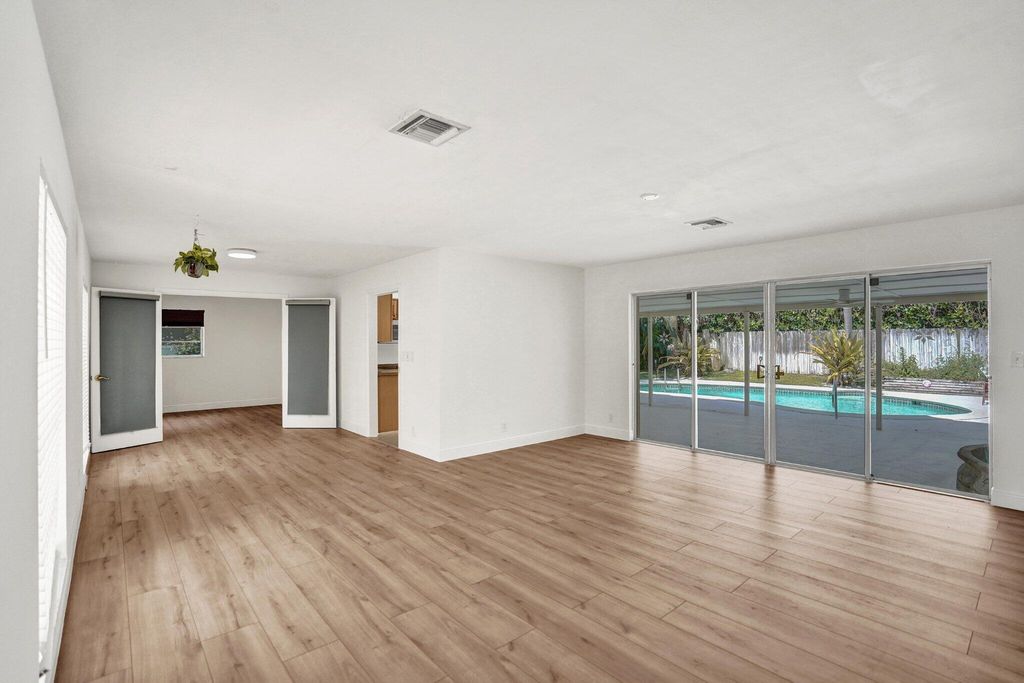 Photo of 429 SW 8th Terrace, Boca Raton, FL 33486 (MLS # B26028920)