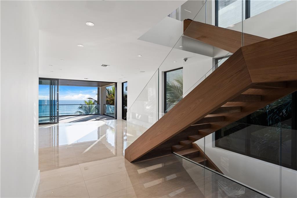 LAUDERDALE BEACH - Residential