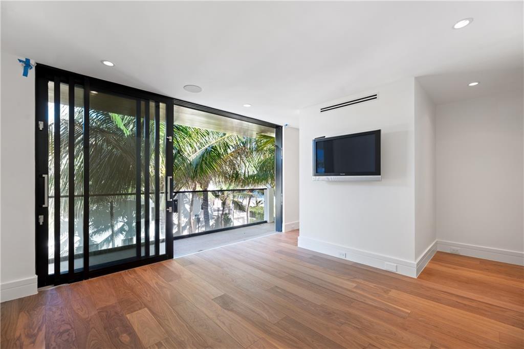 LAUDERDALE BEACH - Residential