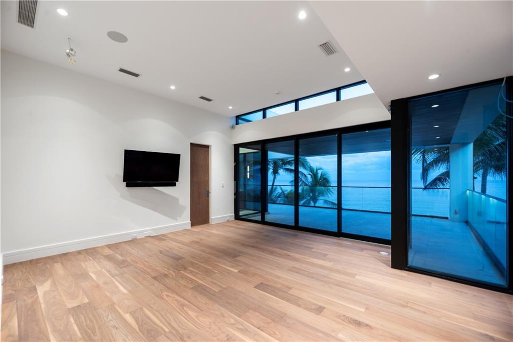 LAUDERDALE BEACH - Residential