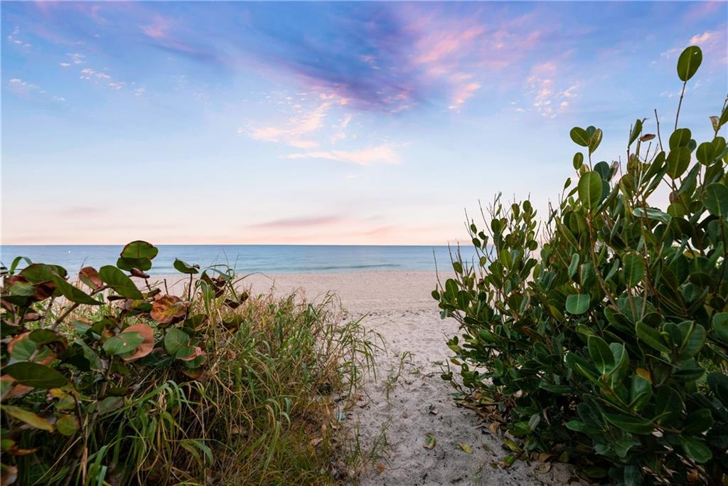 LAUDERDALE BEACH - Residential