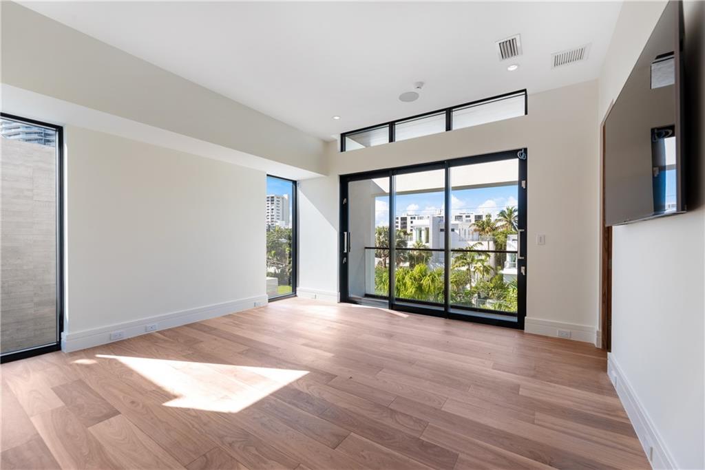 LAUDERDALE BEACH - Residential