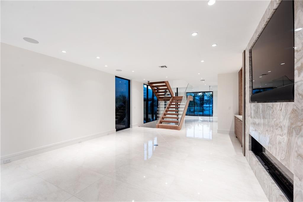 LAUDERDALE BEACH - Residential