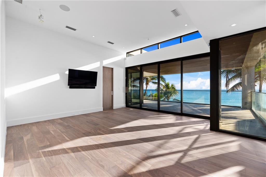 LAUDERDALE BEACH - Residential