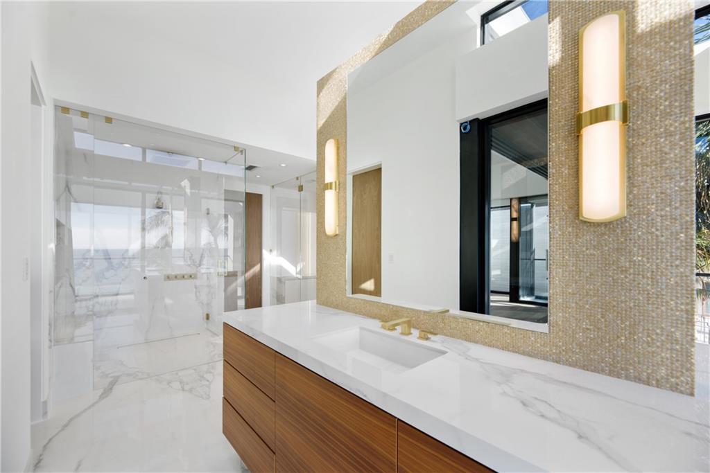 LAUDERDALE BEACH - Residential