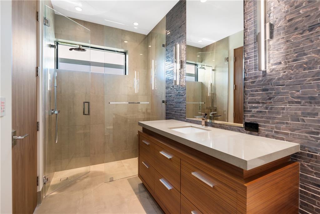 LAUDERDALE BEACH - Residential