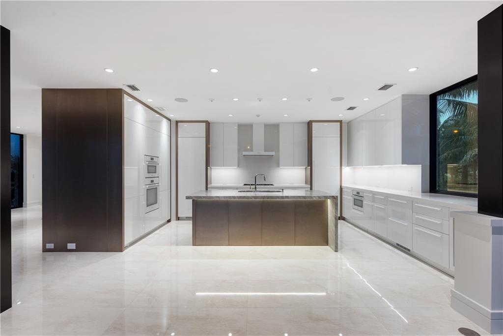 LAUDERDALE BEACH - Residential